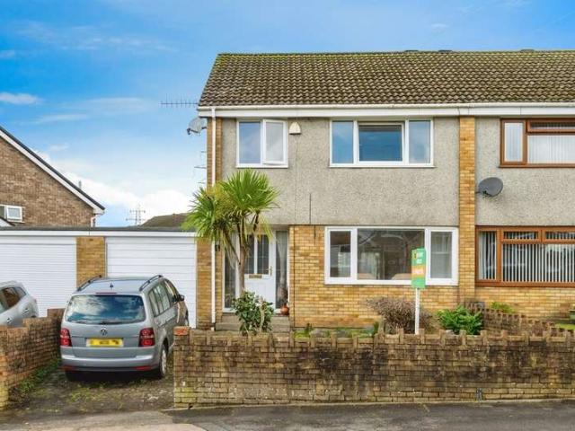 Farm for sale in Parc Gwernfadog, Ynystawe