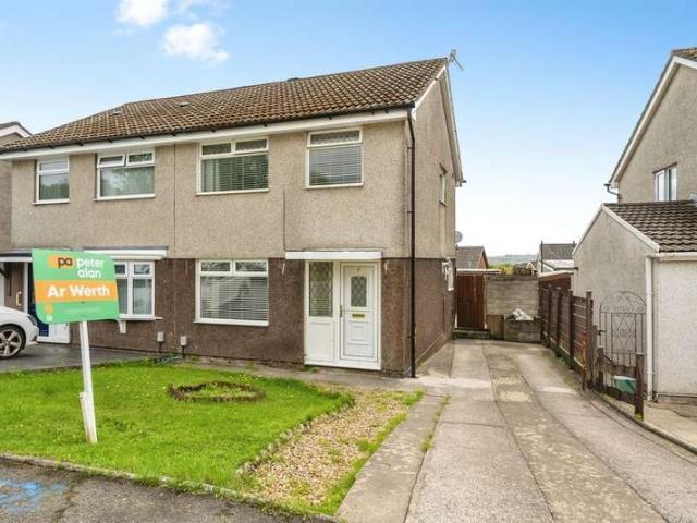 Farm for sale in Parc Gwernfadog, Ynystawe