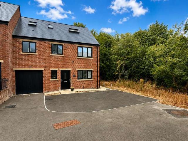 Farm for sale in Skelmanthorpe, West Yorkshire