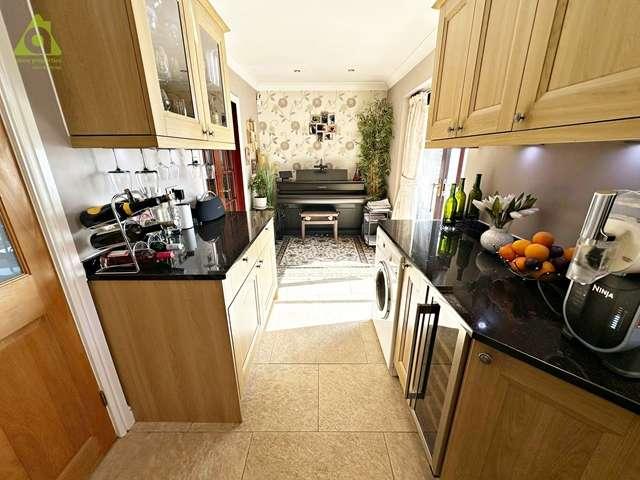 Farm for sale in Daisy Hill, Lee Bank