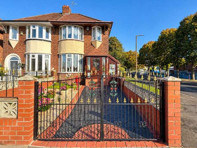 Farm for sale in Hall End, Sandwell