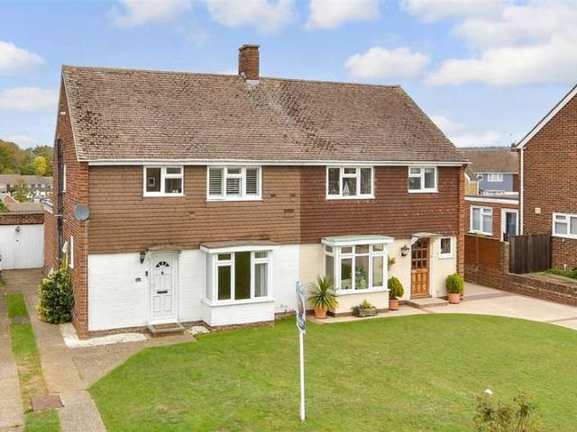 Farm for sale in Aylesford, Kent