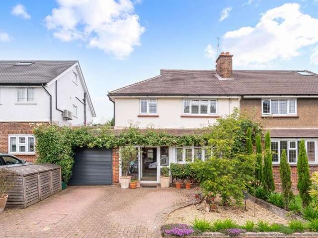 Farm for sale in Woodcote, Epsom