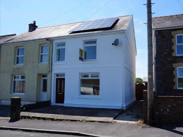 Farm for sale in Gorslas, Cwm-y-glo