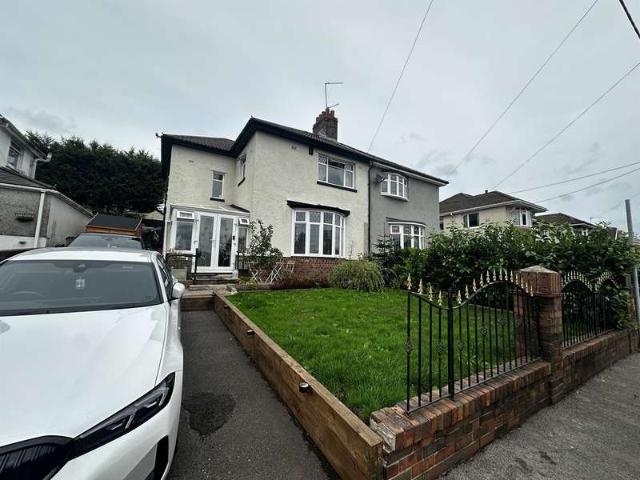 Farm for sale in Tonyrefail, Coedely