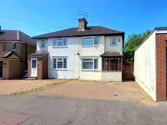 Farm for rent in Harrow Weald, Greater London