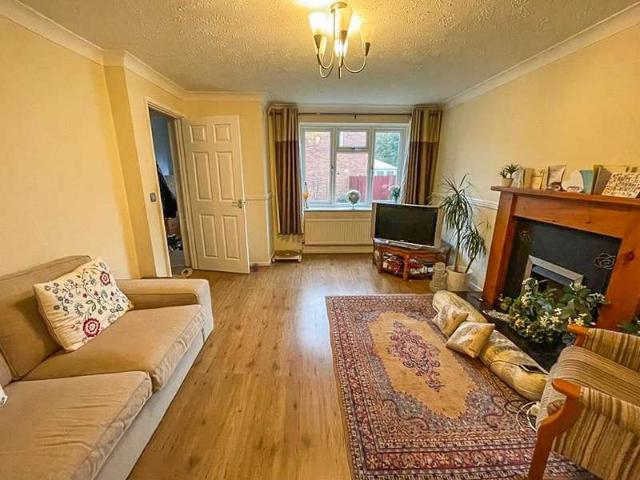 Farm for rent in Assarts Farm Estate, Attenborough