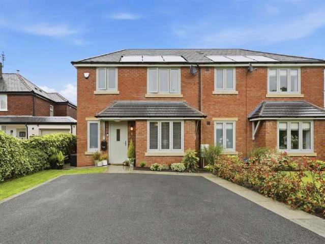 Farm for sale in Bollington Cross, Bollington
