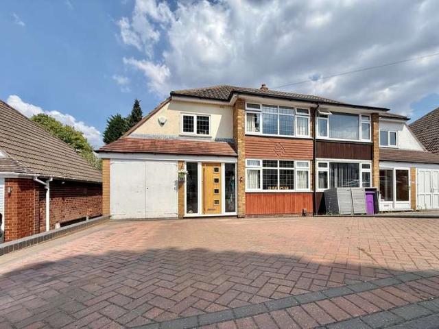 Farm for sale in Ettingshall Park, West Midlands