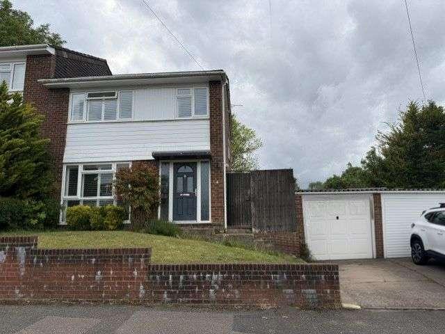 Farm for rent in London Borough of Croydon, Greater London