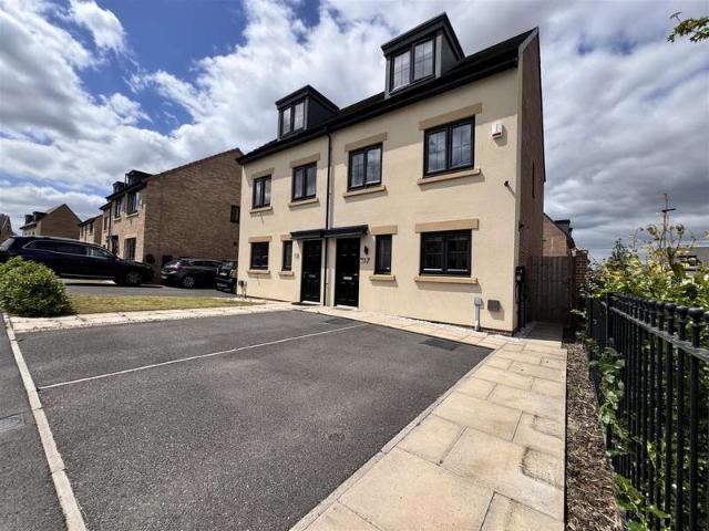Farm for sale in Thurnscoe, South Yorkshire