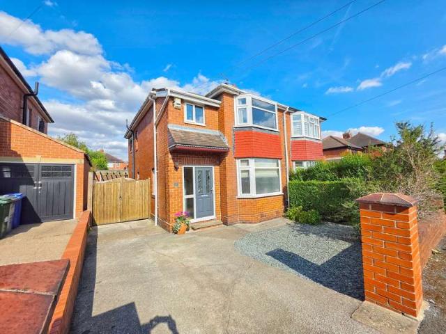 Farm for sale in Pogmoor, South Yorkshire