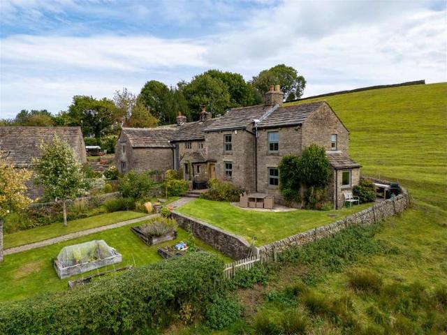 Farm for sale in Kettleshulme