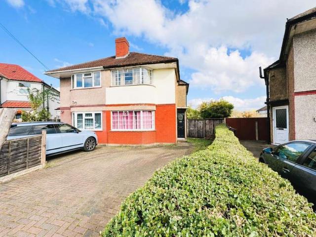 Farm for sale in New Bedfont, Greater London