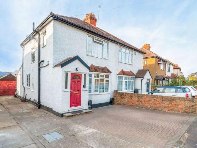 Farm for sale in Shreding Green, Iver