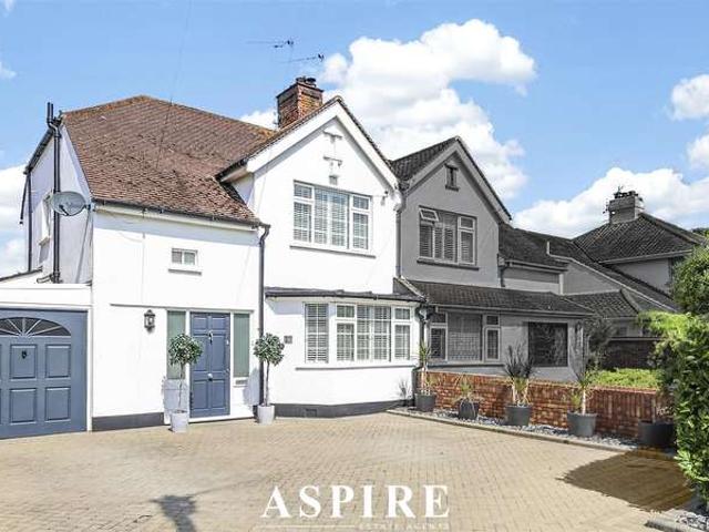 Farm for sale in North Shoebury, Alton Barnes