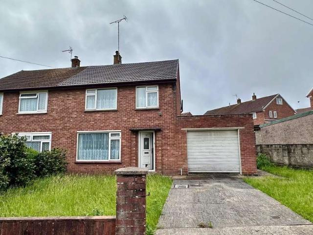 Farm for sale in Cefn Glas, Wales