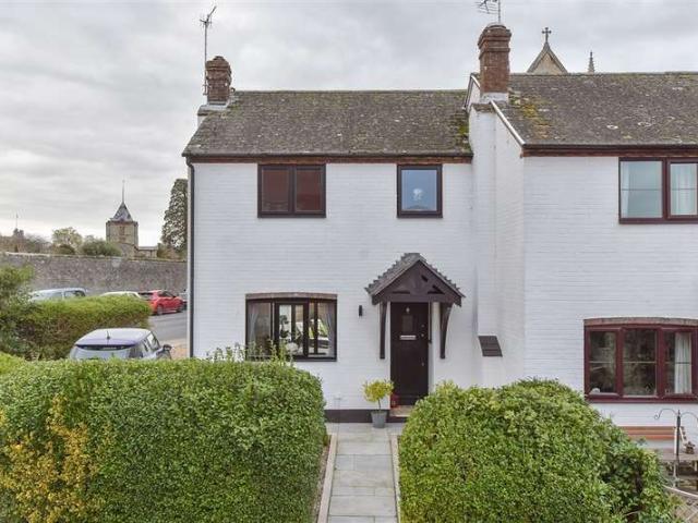 Farm for sale in Arundel, Clapham