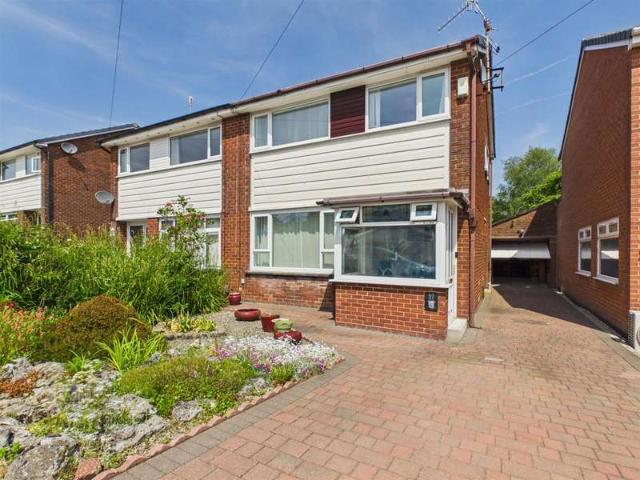 Farm for sale in Bowerham, Bare