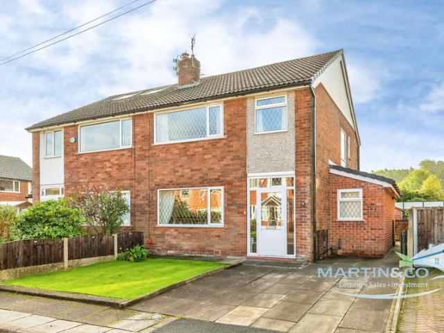 Farm for sale in Hollins, Bury