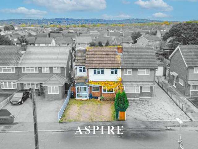 Farm for sale in Laindon, Essex