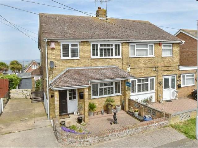 Farm for sale in Minster-on-Sea, Oad Street