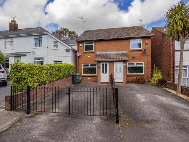 Farm for rent in The Hawthorns, Falcon Lodge