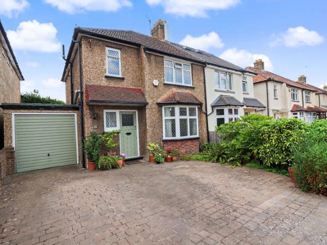 Farm for sale in Tolworth, Greater London