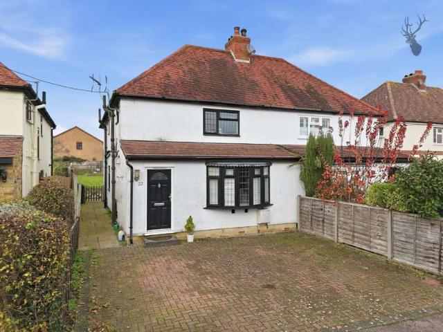 Farm for sale in Epping Green, Epping