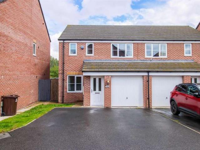Farm for sale in Whitwood, West Yorkshire
