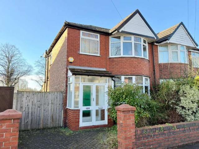 Farm for sale in Gorse Hill, Trafford Park
