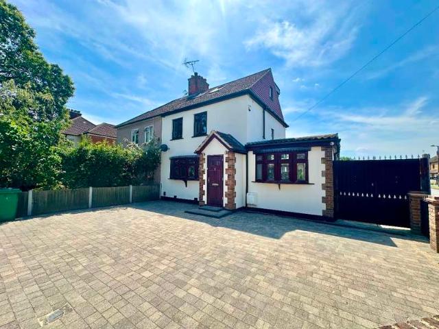 Farm for sale in Stanford-le-hope, Essex