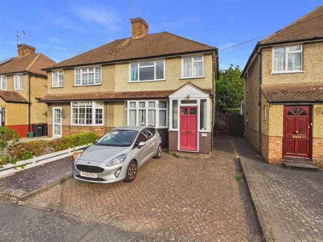 Farm for sale in Addlestone, Runnymede