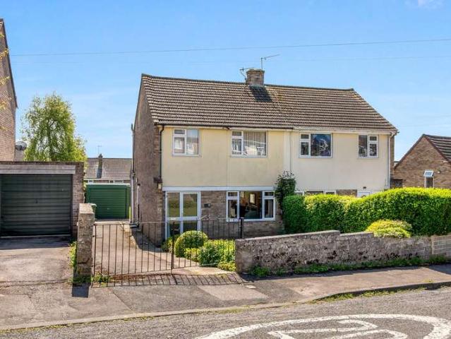 Farm for sale in Thrupp, School House