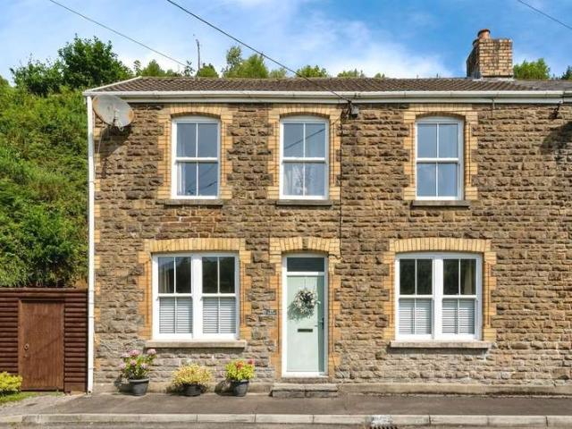 Farm for sale in Port Talbot, Pelenna