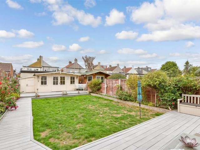 Farm for sale in London Borough of Bexley, Greater London