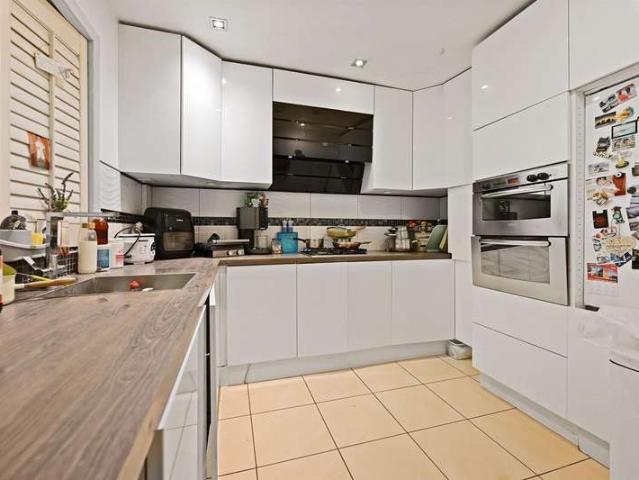Farm for sale in London Borough of Hounslow, Greater London