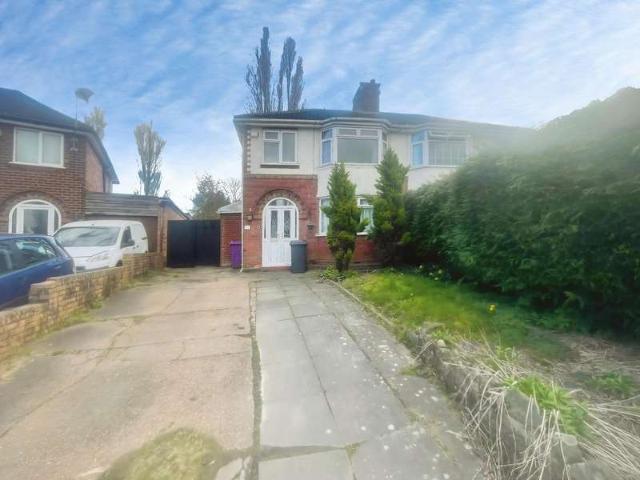 Farm for rent in Fallings Park, Park Village