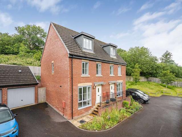 Farm for sale in Thrupp, School House