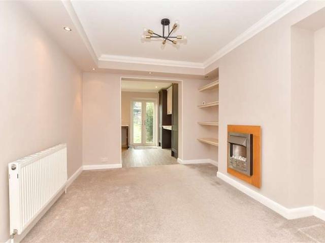Farm for sale in Grove Park, Oad Street