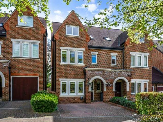 Farm for sale in Oxted, Hillview