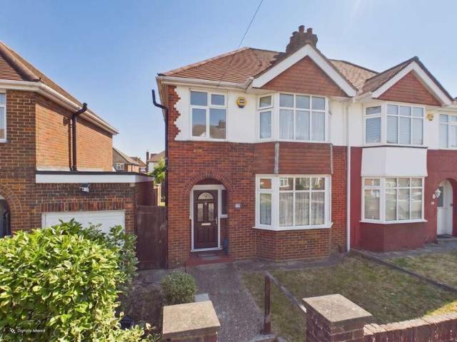 Farm for sale in Lewsey Farm, Luton