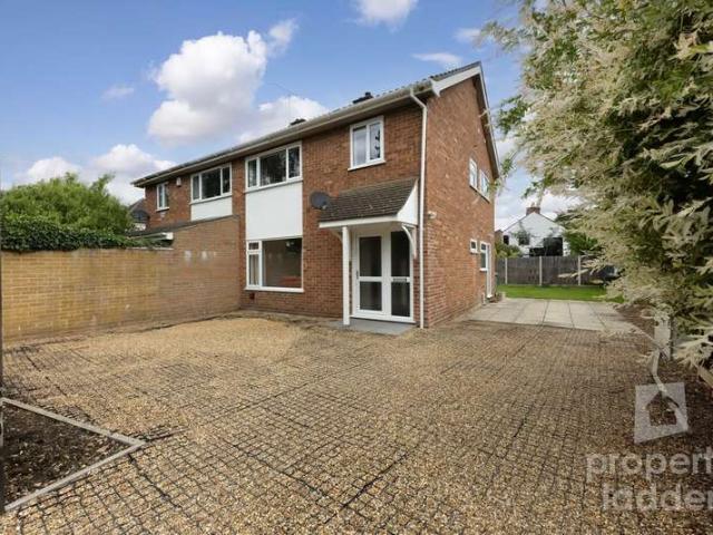 Farm for sale in Crostwick