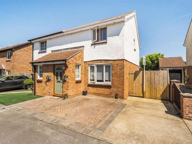 Farm for sale in Middlecroft, Hampshire