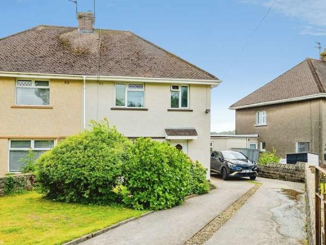 Farm for sale in Ynysawdre, Brynmenyn