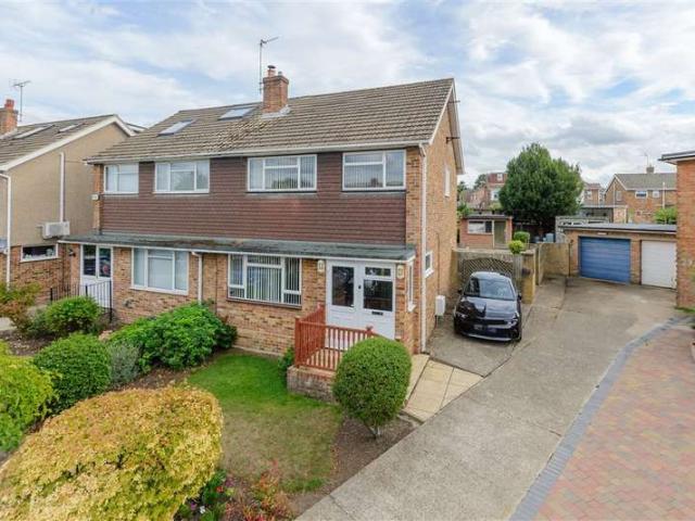 Farm for sale in Hook Green, Hamerton