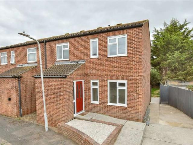 Farm for sale in Sheerness, Oad Street