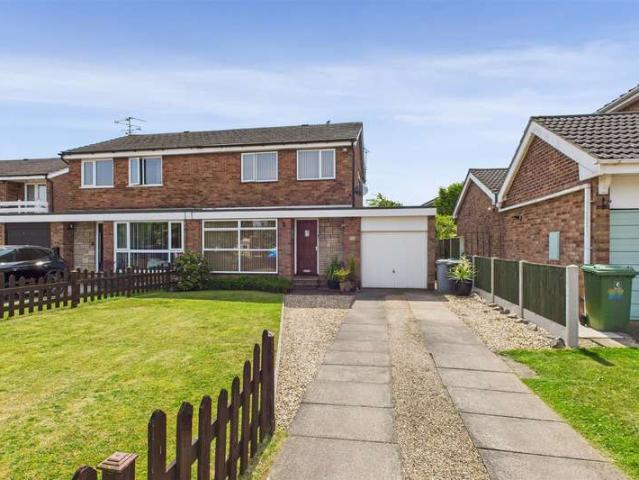 Semi Detached House for sale in Farndon, Farndon