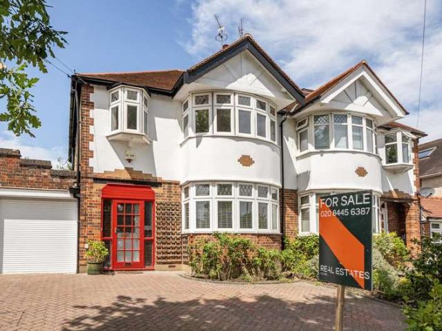 Farm for sale in Woodside Park, Greater London