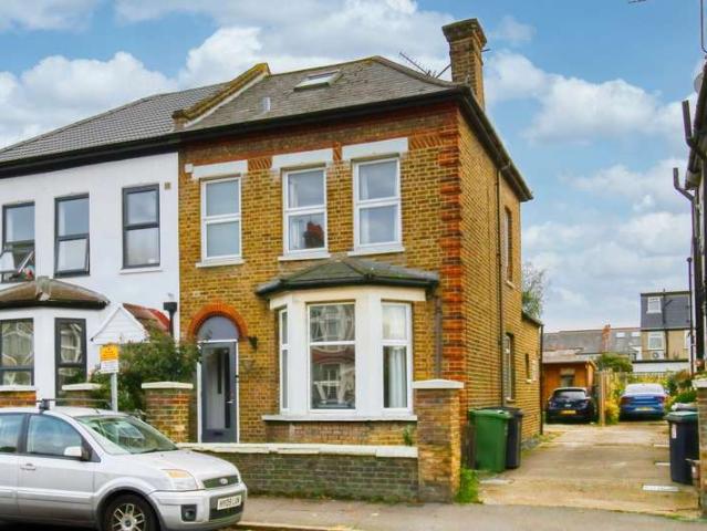 Farm for sale in Motspur Park, Greater London